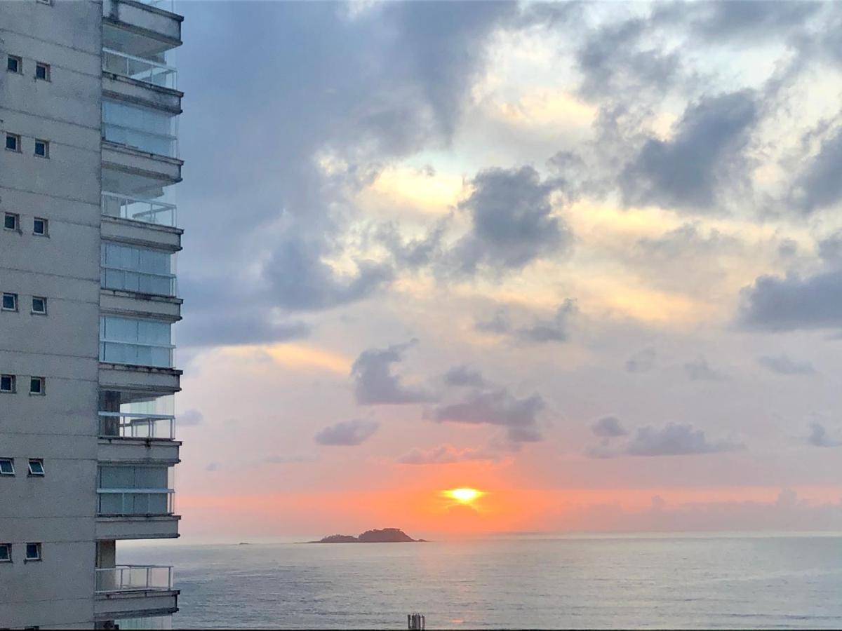 Guaruja Pitangueiras apto na praia Bagian luar foto